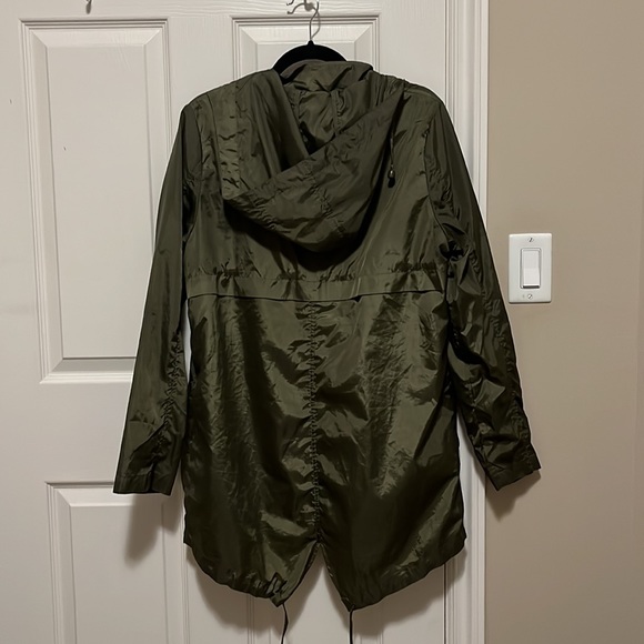 Longline green windbreaker - Picture 2 of 2